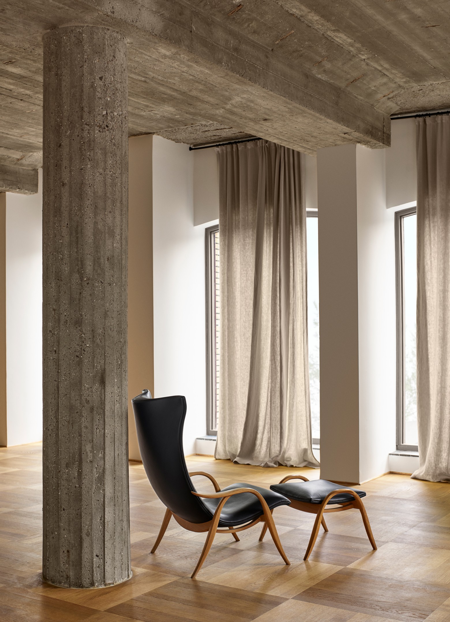 Signature Chair, Frits Henningsen, 1954 Victors Design Agency
