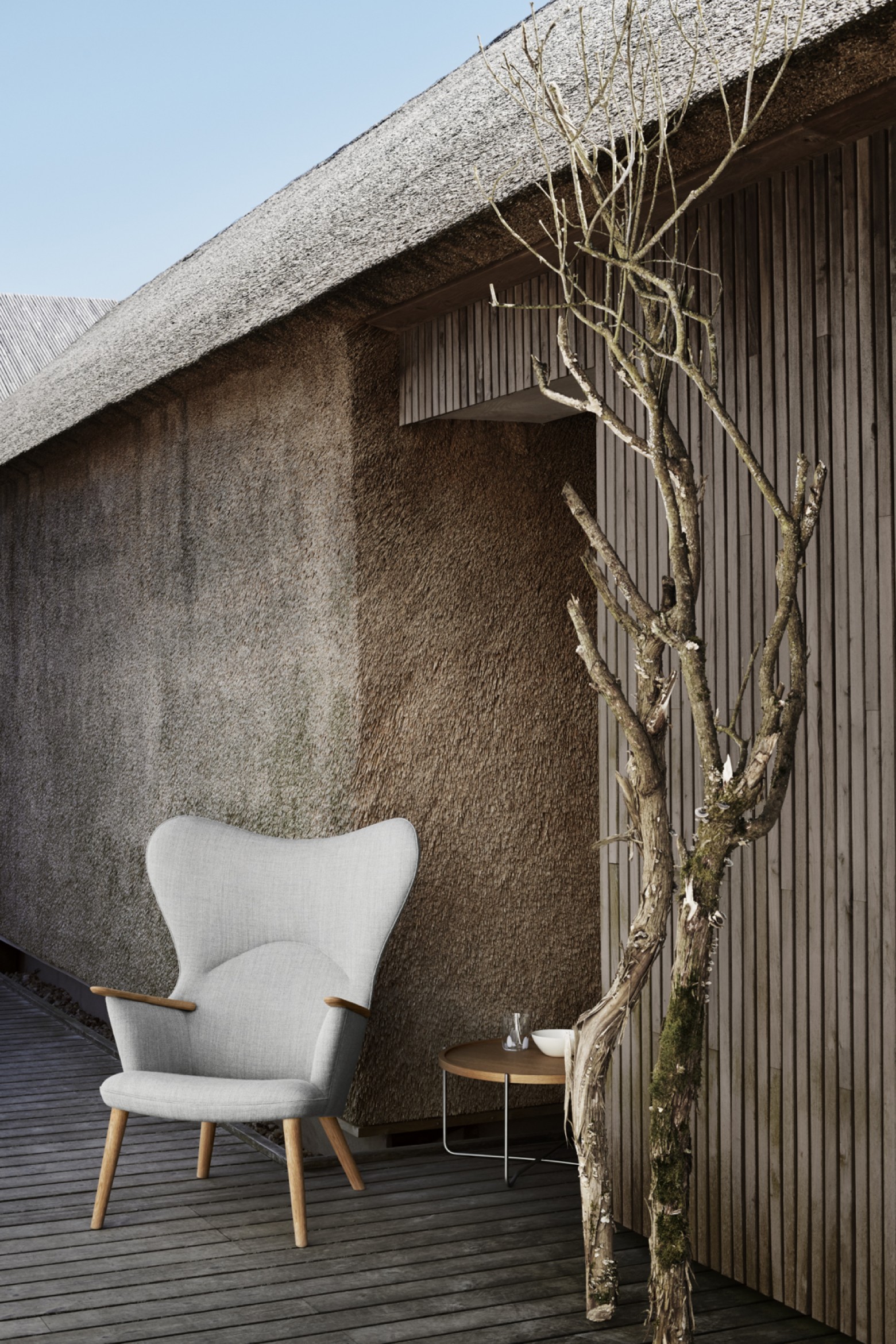 Visueel licht ogende lounge chair, gemaakt van duurzame materialen  Victors Design Agency