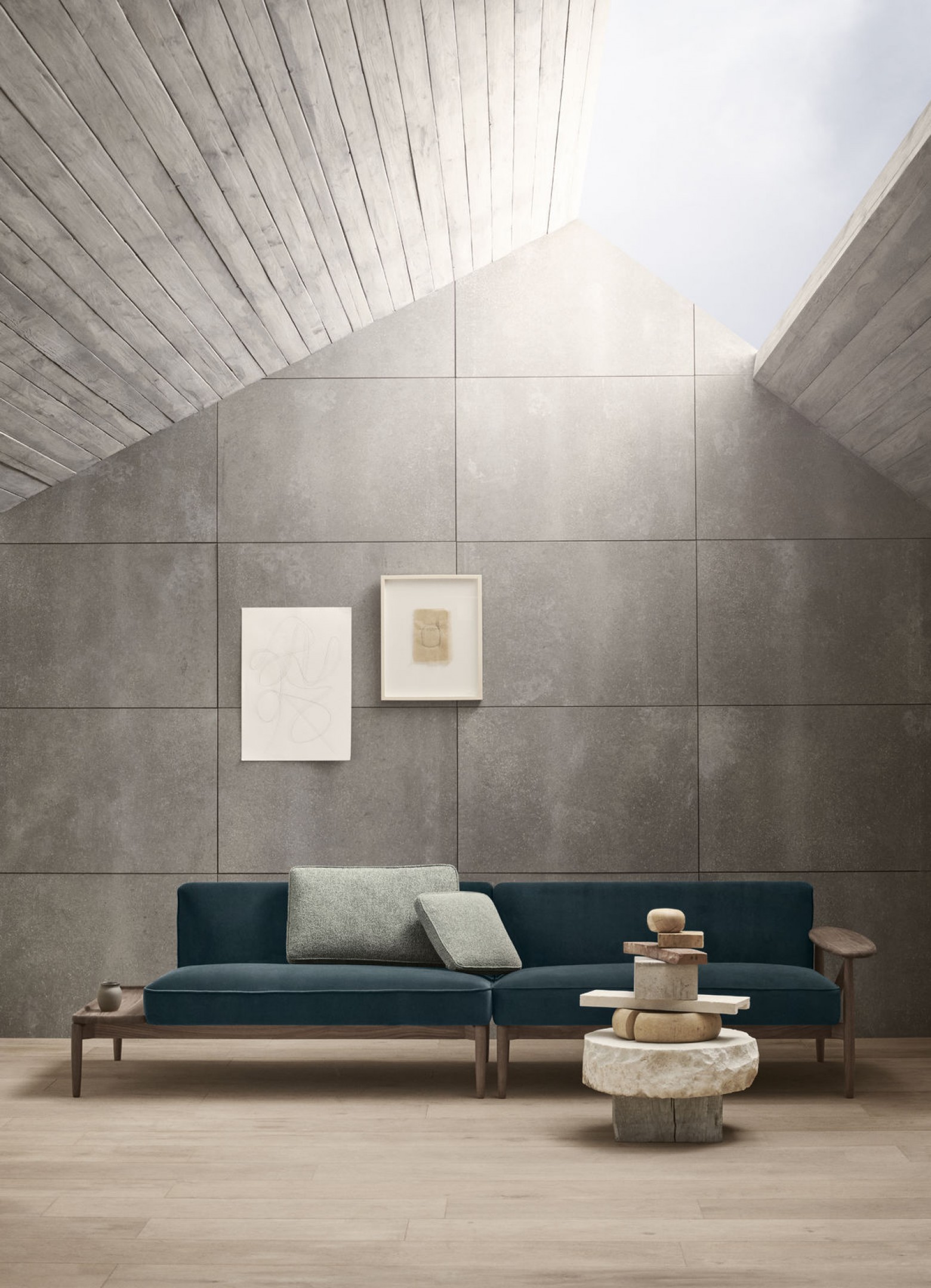 Sublieme detaillering dmv massief houten frame: tafeltje, armleuning,...   Victors Design Agency