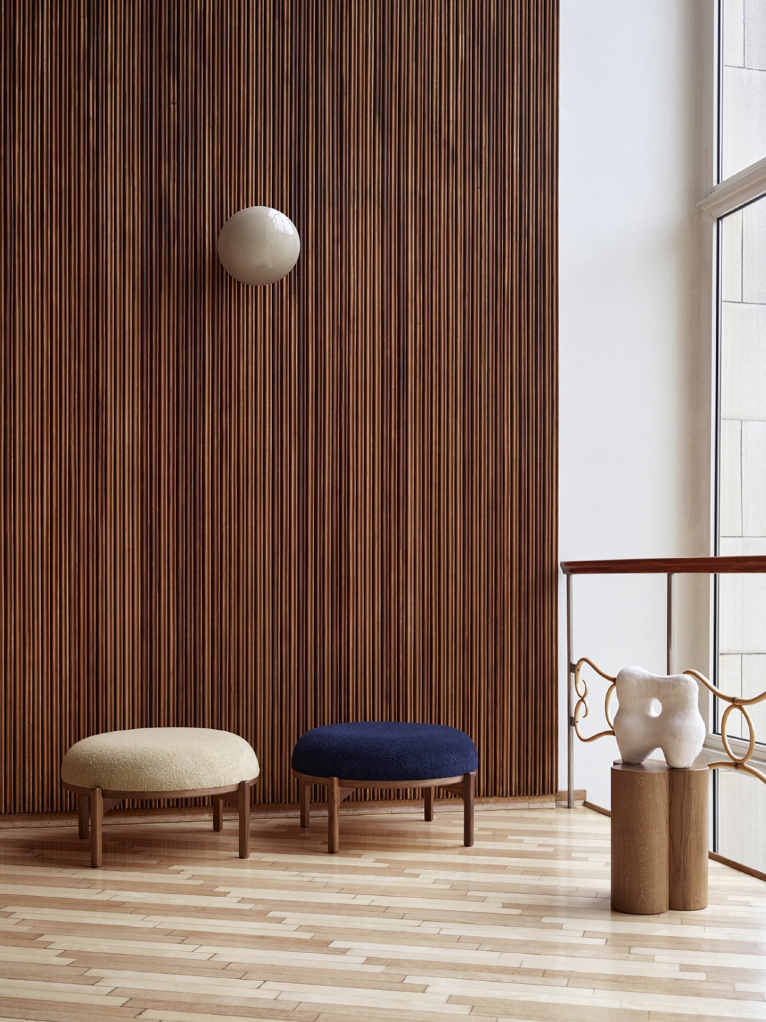 NIEUW: Rikke Frost Sideways Footstool voor Carl Hansen & Son Victors Design Agency