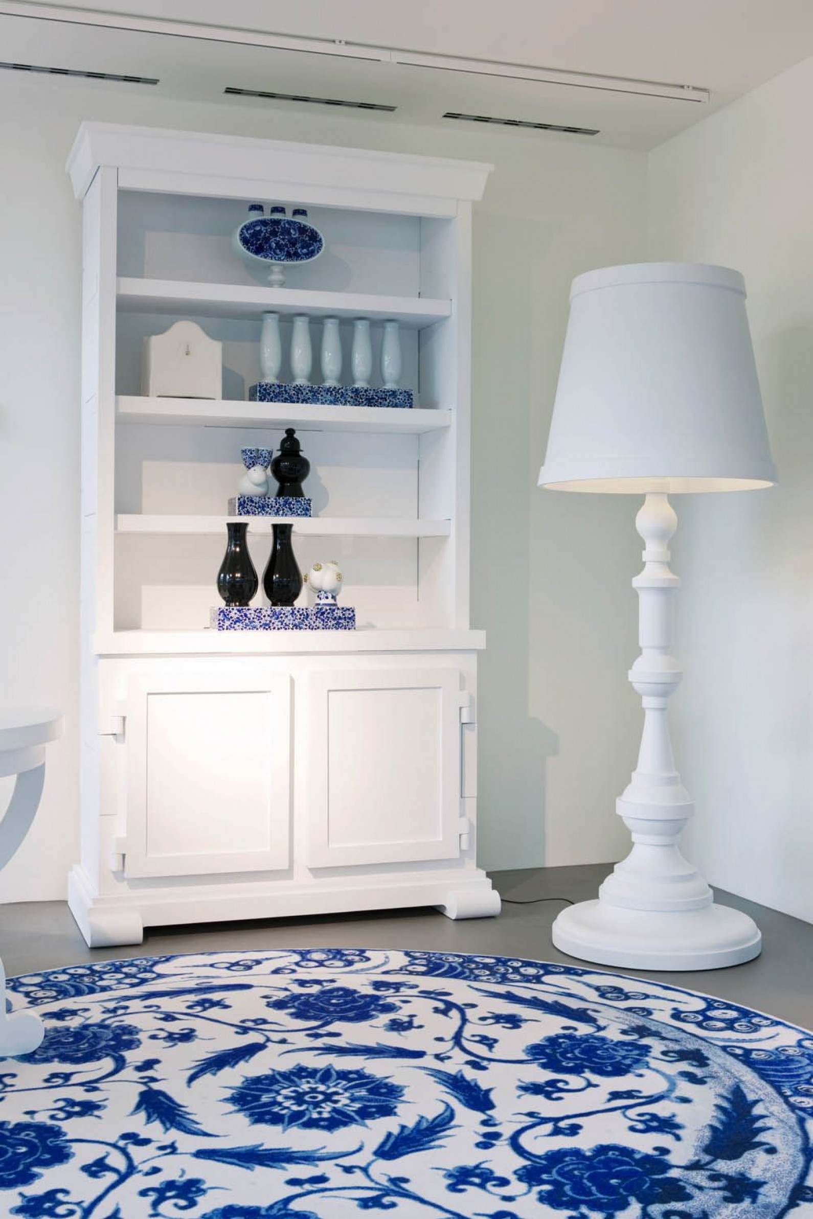Delft blue series van MOOOI in meubelen van Studio Job, MOOOI 