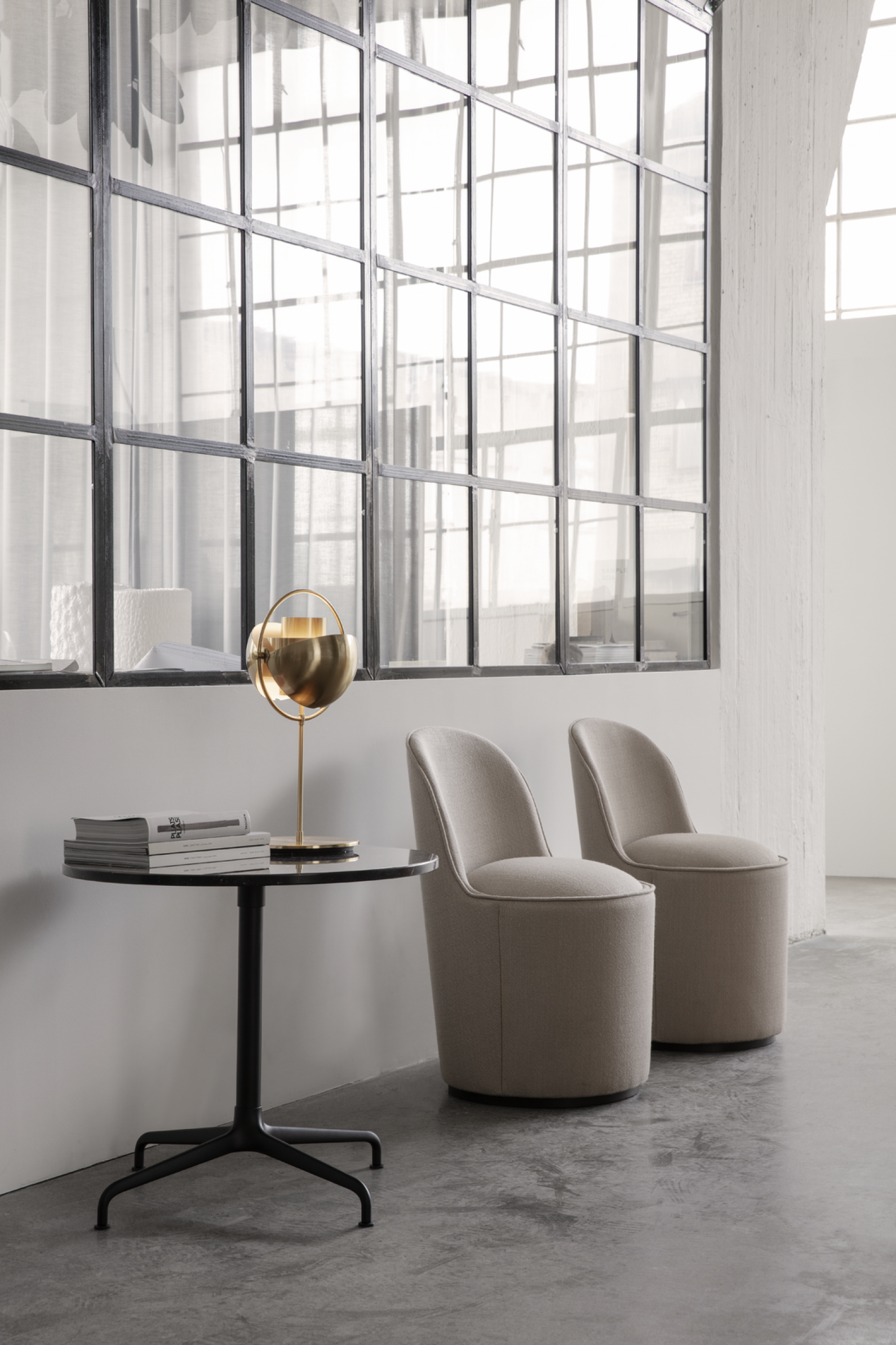 Multi-lite S volledig brass - Tail Lounge Chair - Beetle Lounge Table 