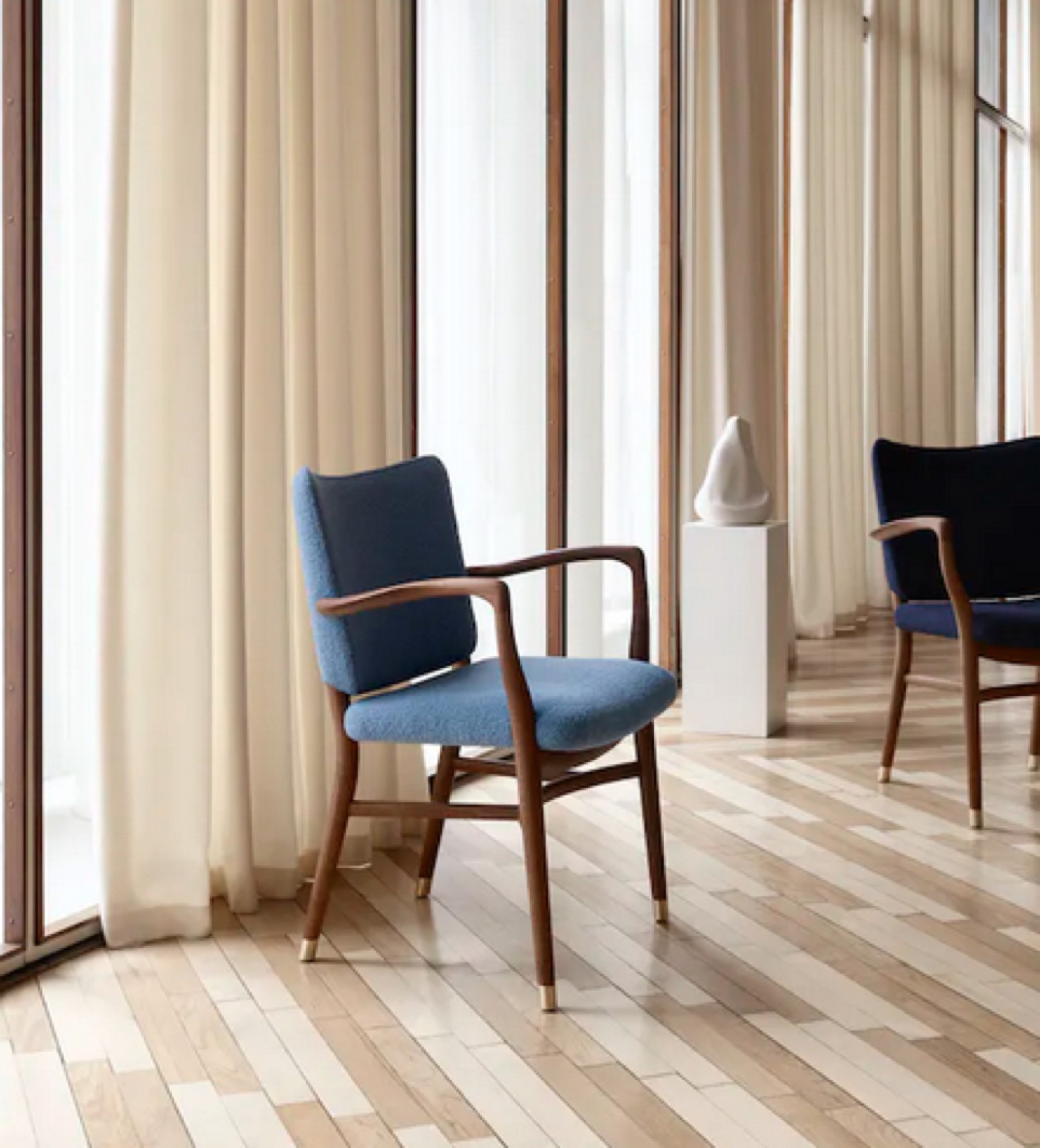 Monarch Chair - 1944 design, Vilhelm Lauritzen - PHOTO SOUS EMBARGO 