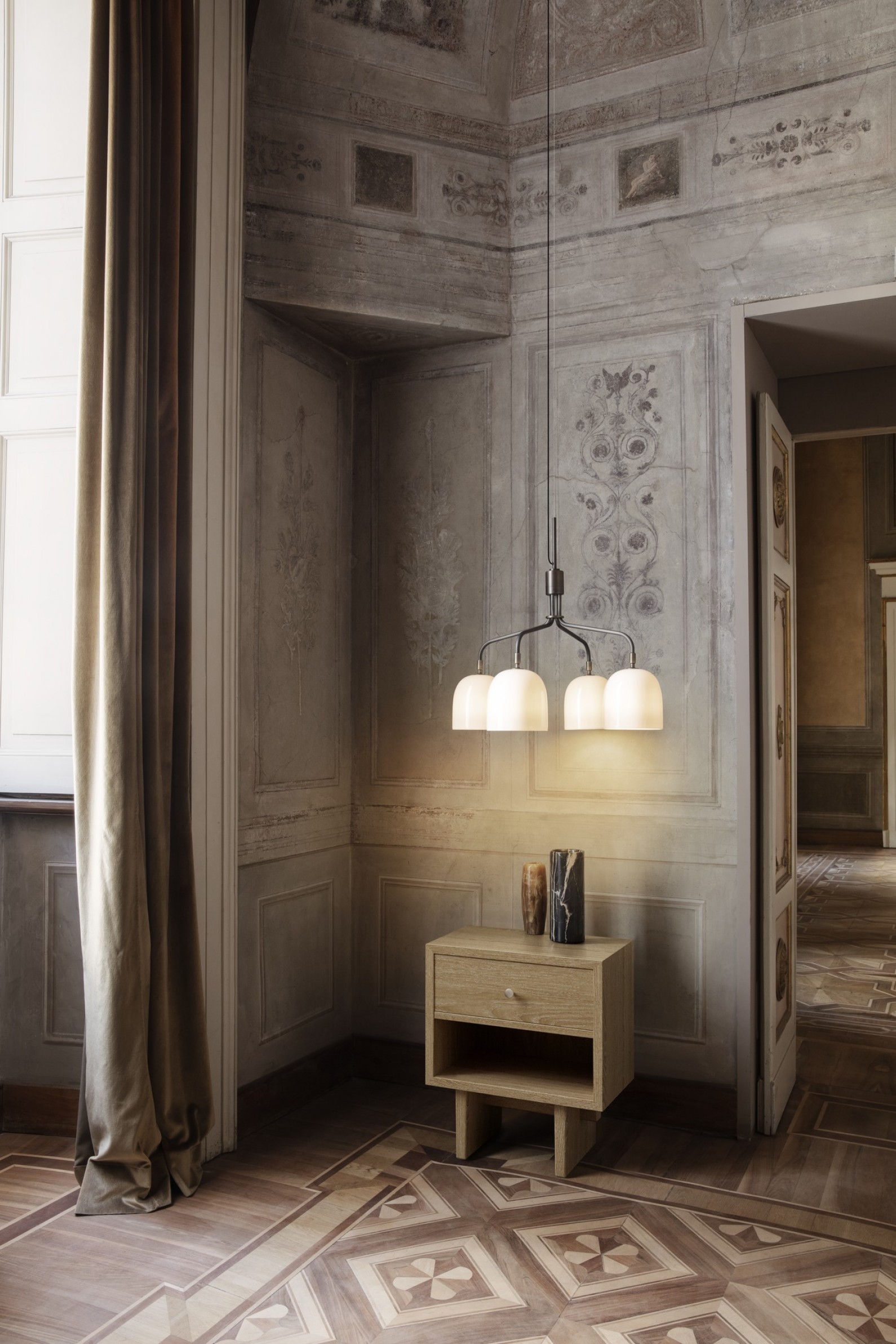 Howard Chandelier in transparante Bone China