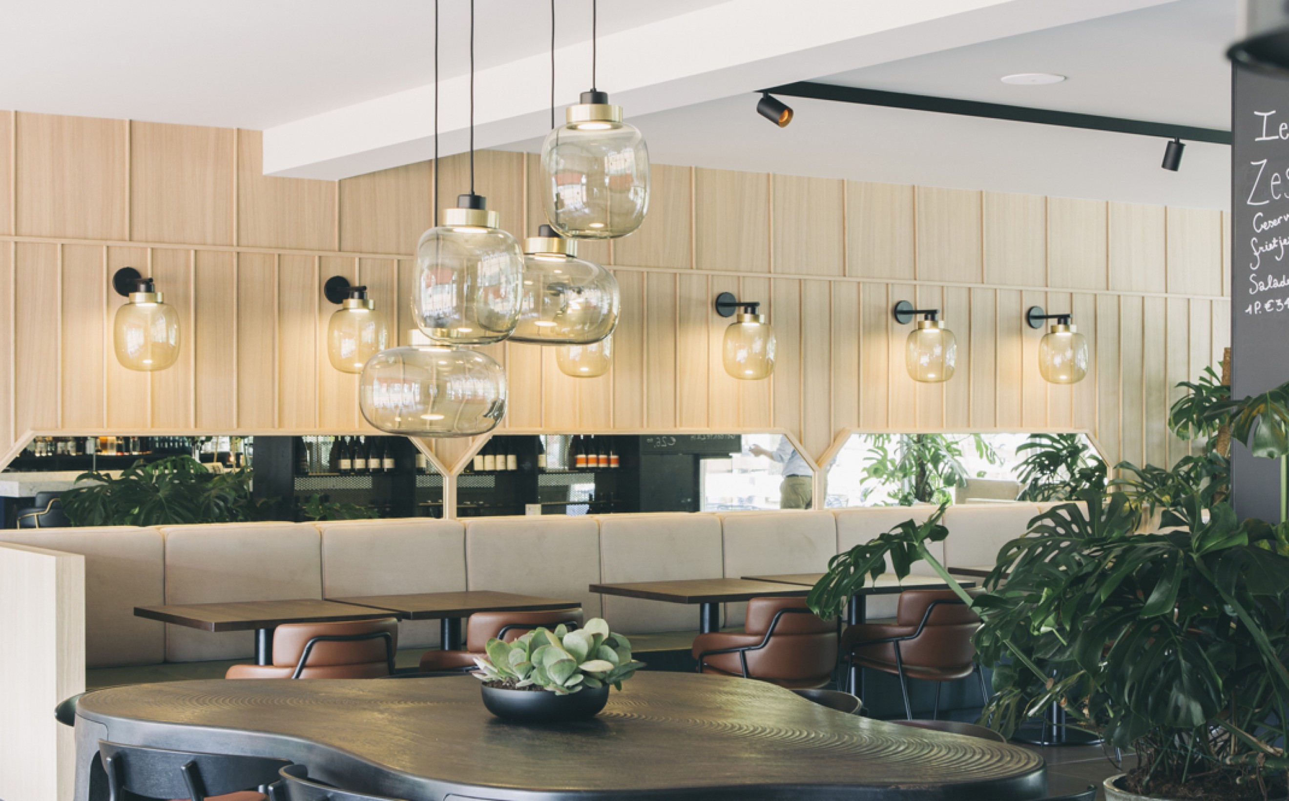 De VIP tafel in Mill Hill van de Fam. Manuel Wouters  Victors Design Agency
