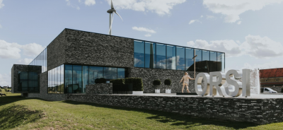 Het ORSI  gebouw langs de E40 tussen Gent en Wetteren....  