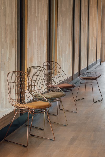 Wire dining chairs in speciek gekozen kleur