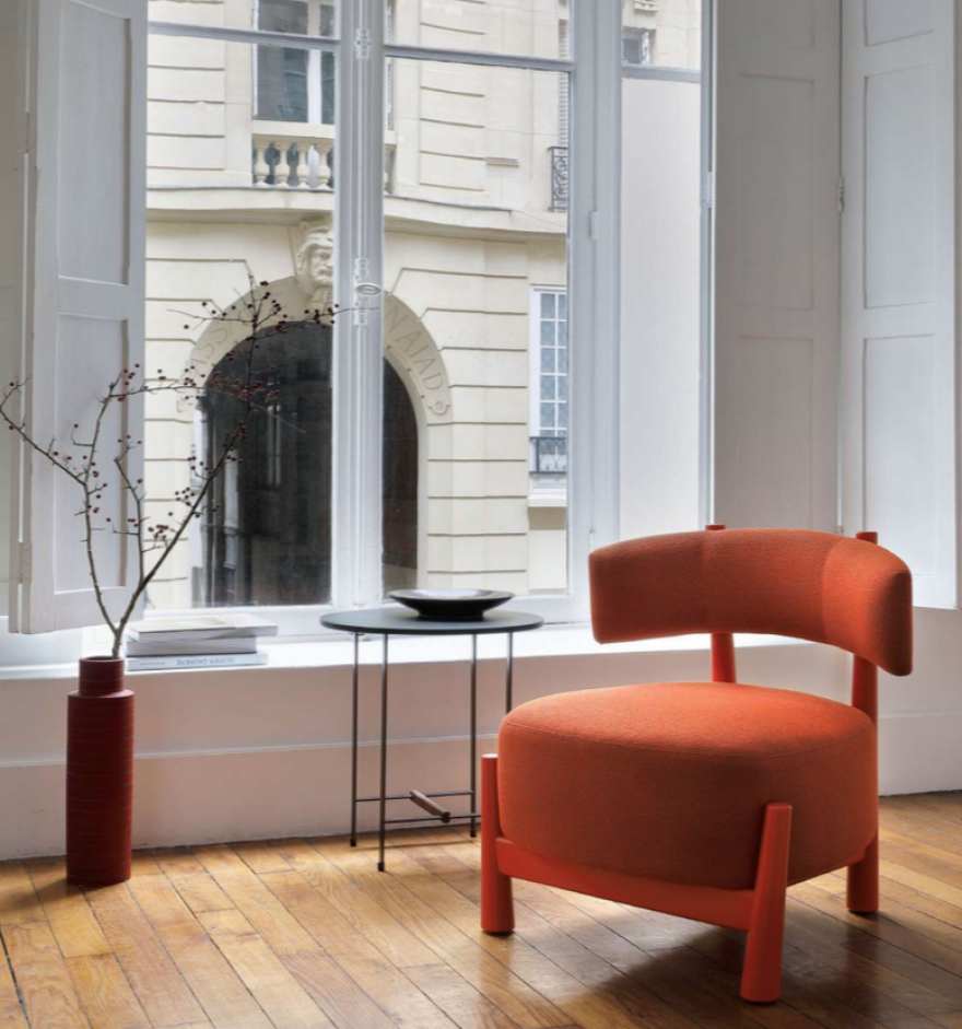 Dalya in gelakte beuk corail: “Orange is the new black” 