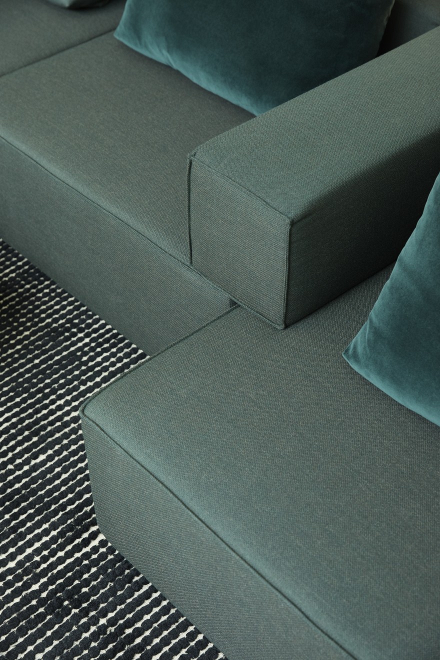 Gelderland 2020 10000 van Doesburg sofa green fabric