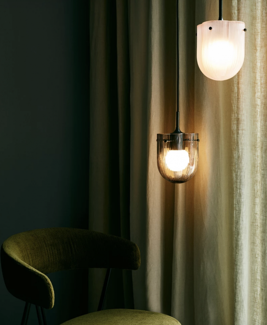 Seine hanglampen: bewegend water als inspiratie voor de mondgeblazen diffuser 