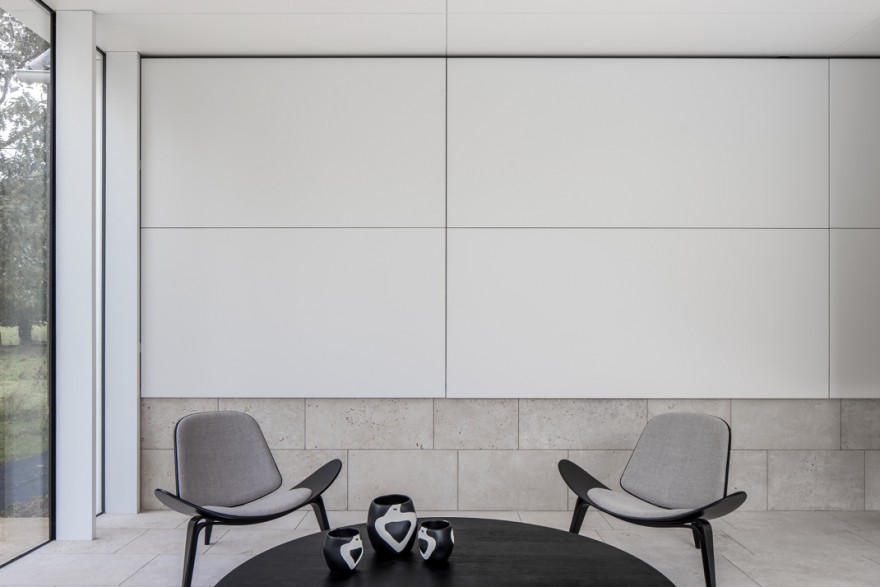 CH07 Smiley  Chair: welkom bij Minus, Poperinge 