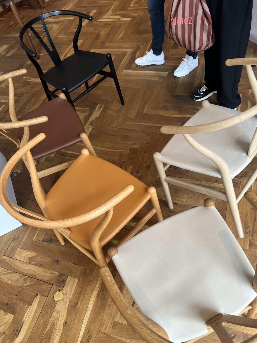 CH24p met lederen zit tijdens “3 days of design”