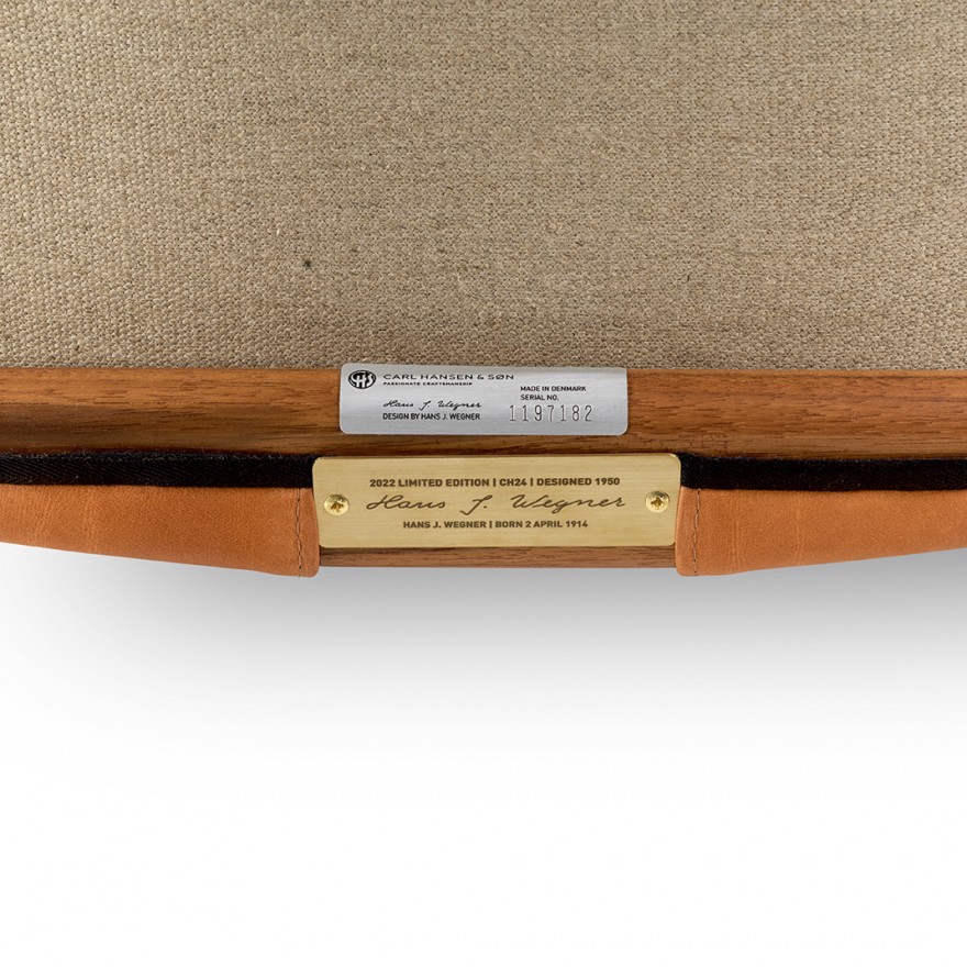 Detail handtekening Hans J. Wegner 