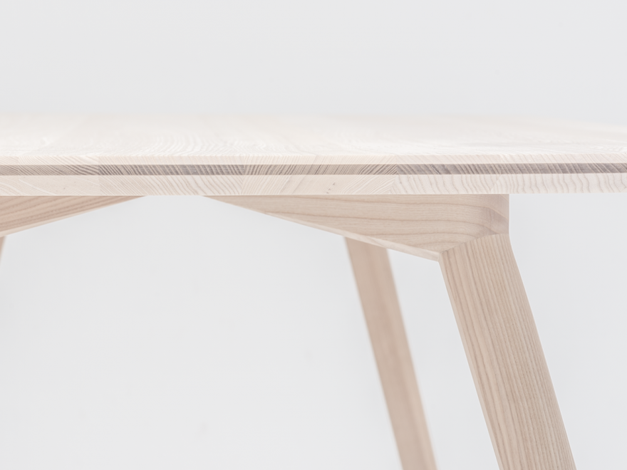 Detail MEYER eettafel 