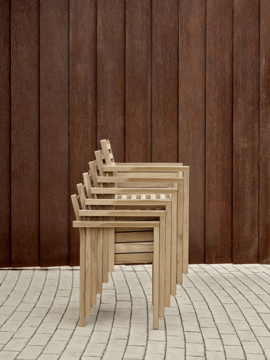 Chaise empilable AH502: 449 Euro + TVA