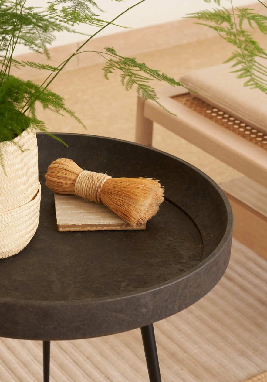 De Mater Bowl table vervaardigd uit Matek(r), een uniek recycling product.