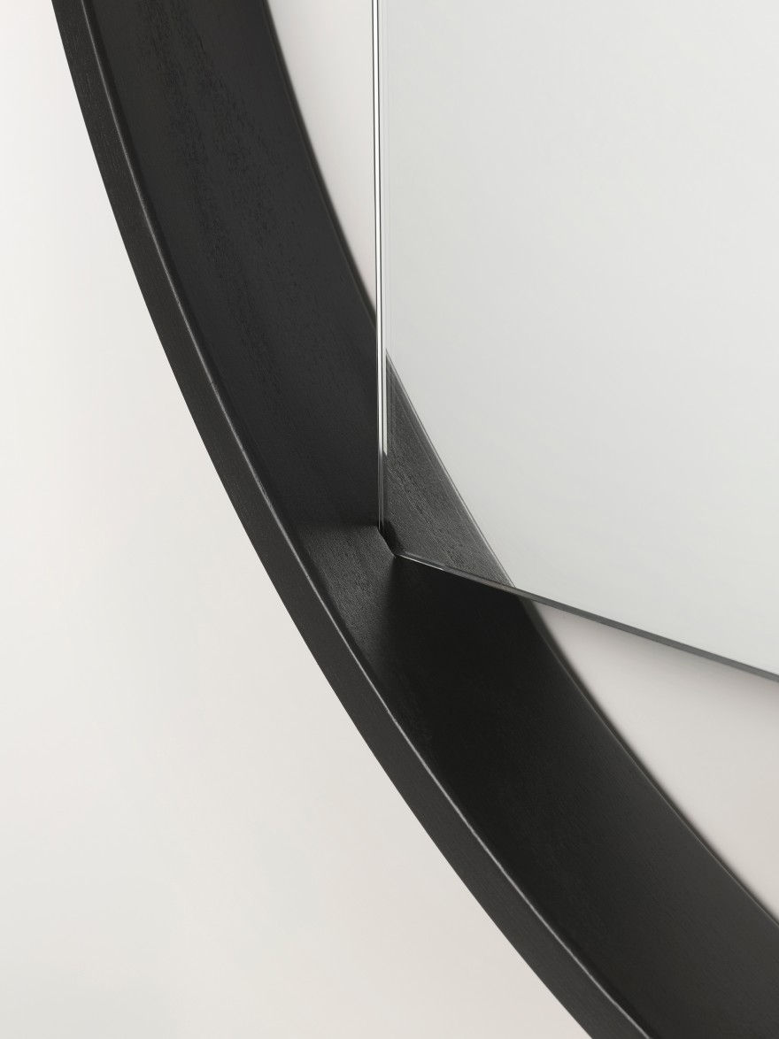 Detail of the Benno Premsela mirror, 1958 design 