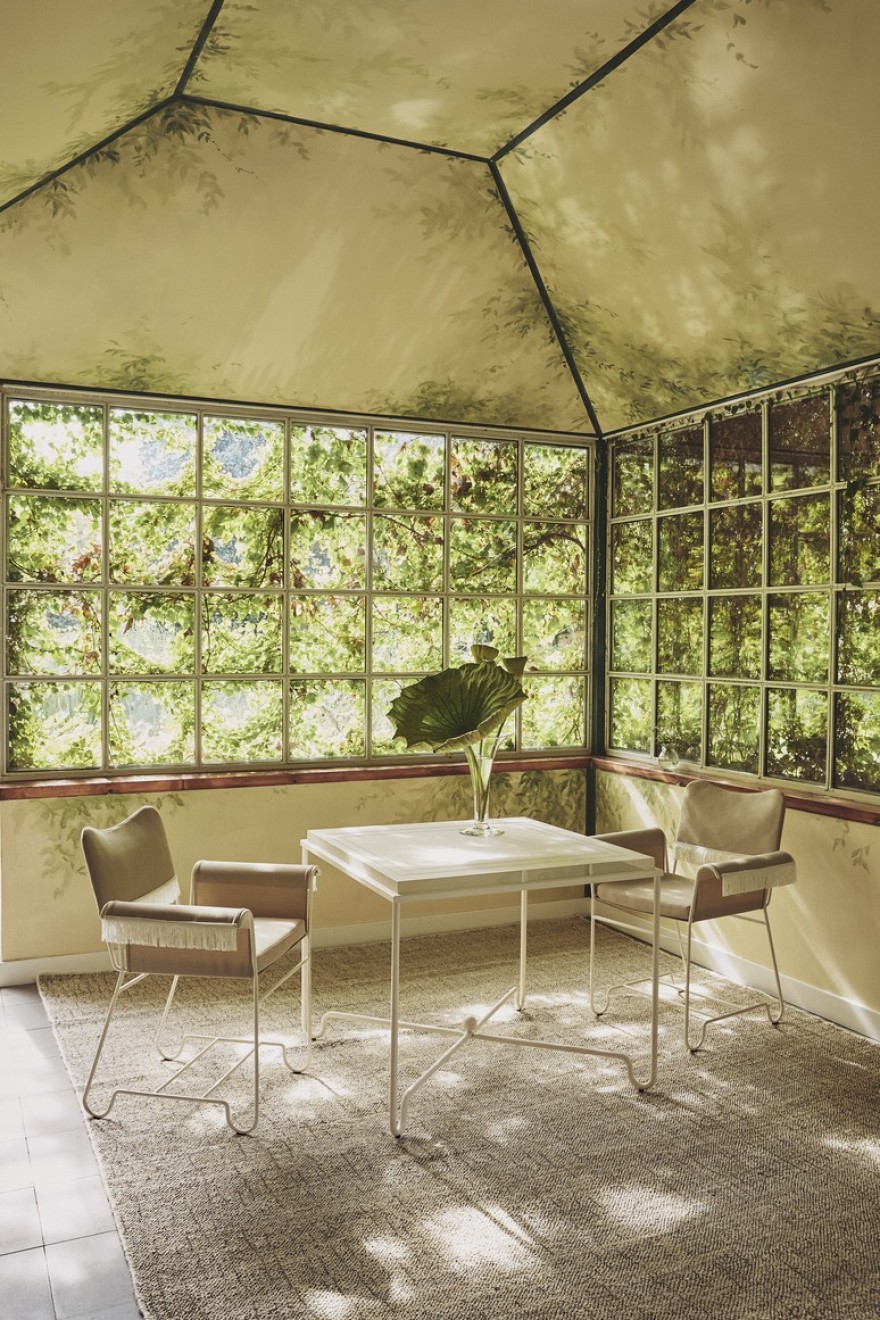Tropique Dining Table: beschikbaar in wit en zwart