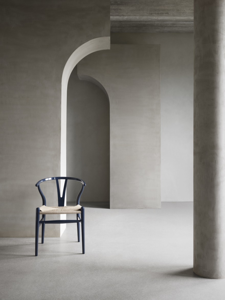 Glossy Blue, la CH24 en bleu brillant : édition anniversaire Wegner 2020