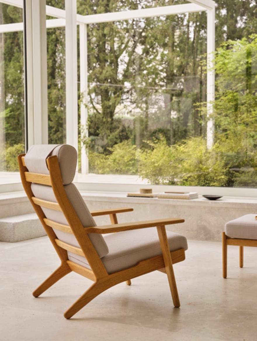 CH290 lounge chair 