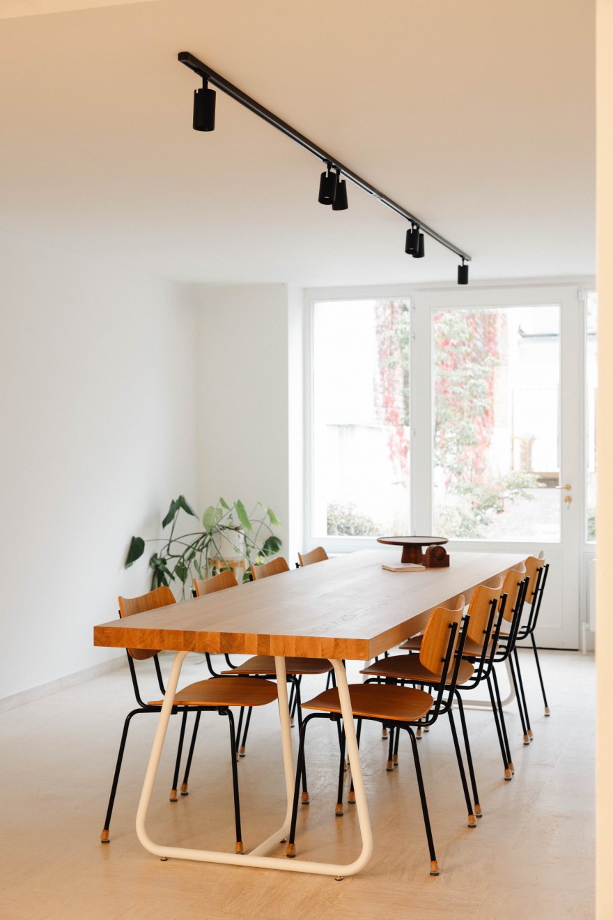 Carl Hansen Vega chairs in de vergaderzaal 