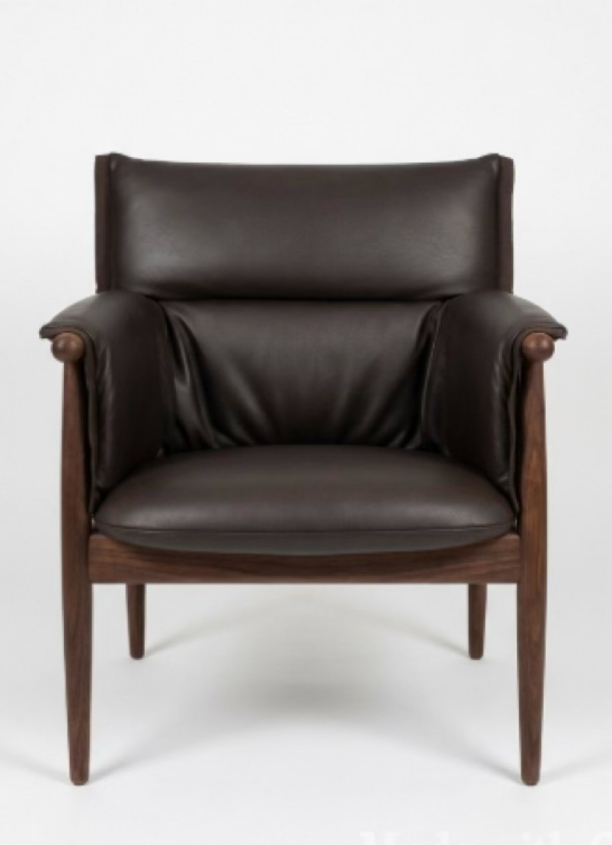 Embrace Dining Chair in notelaar en leder: PROMO 