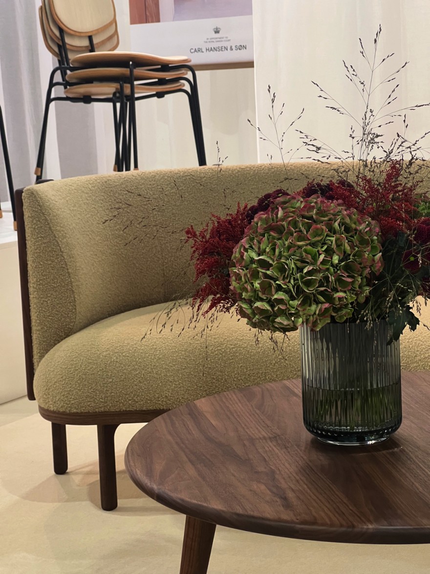 CH07 Wegner koffietafel detail Sideways sofa 