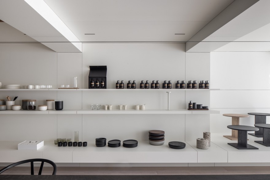 Minus concept store in Nieuwpoort  