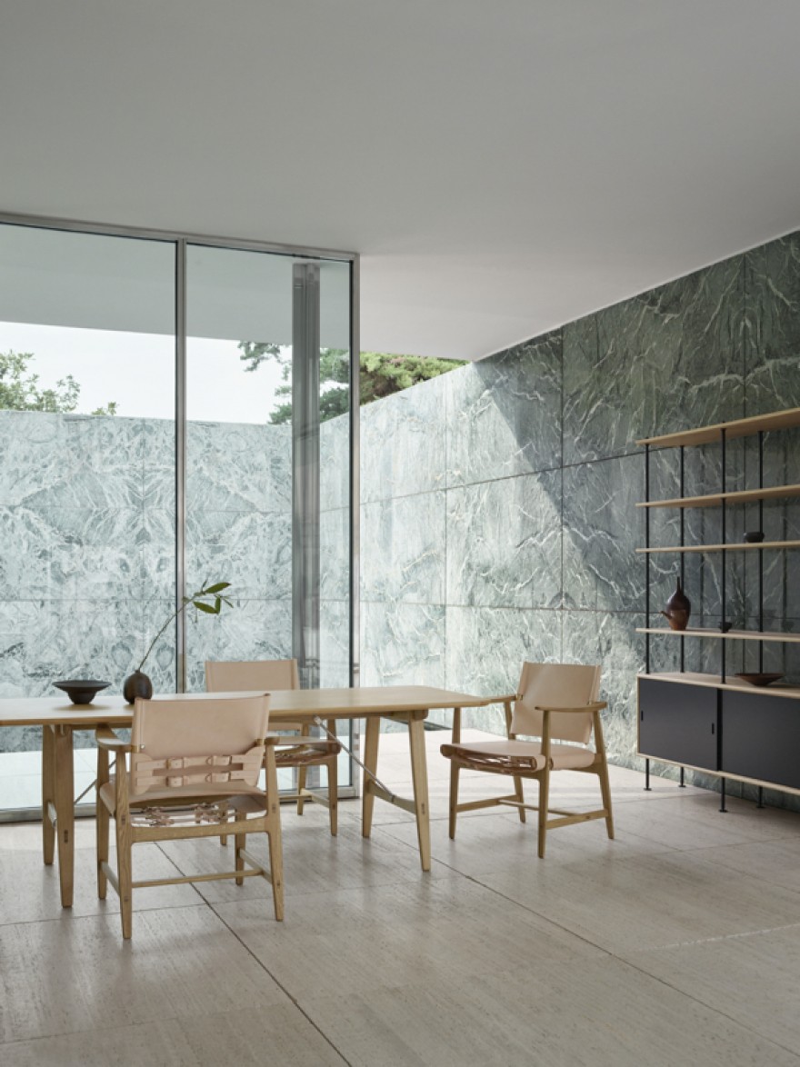 Naast de Hunting Tafel in de maat 210 x 95 nu ook een grotere versie: 95 x 210 cm 