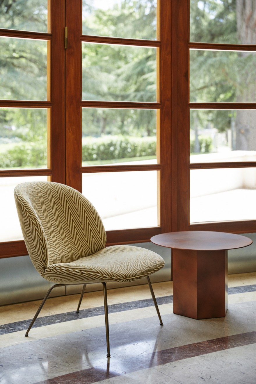 Epic salontafel en Beetle lounge chair 