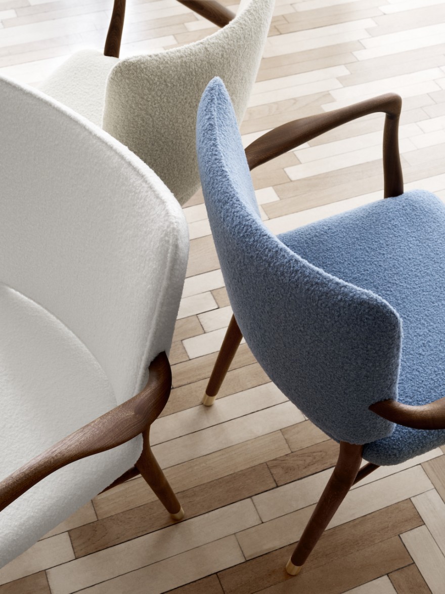 Monarch chair: elegante armleuningen, subtiele detailering  