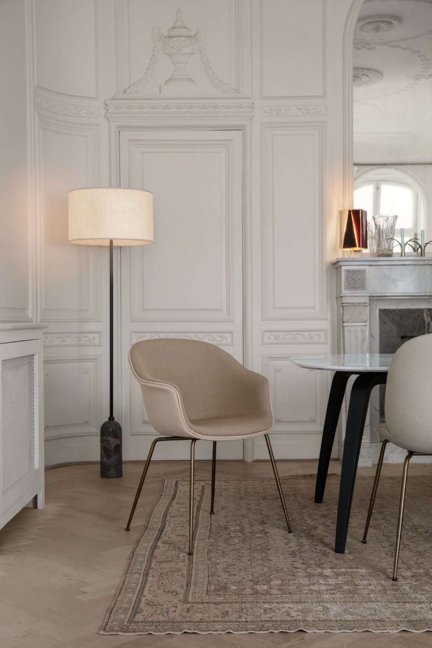 BAT Dining Front Upholstered. Het gestoffeerde deel kan ook vervangen worden... 