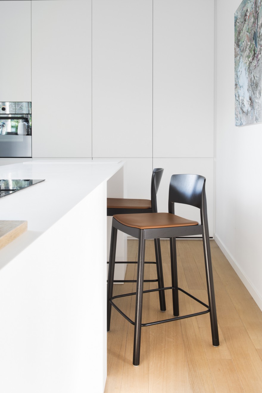 Grace barstool: rug zorgt voor extra zit comfort