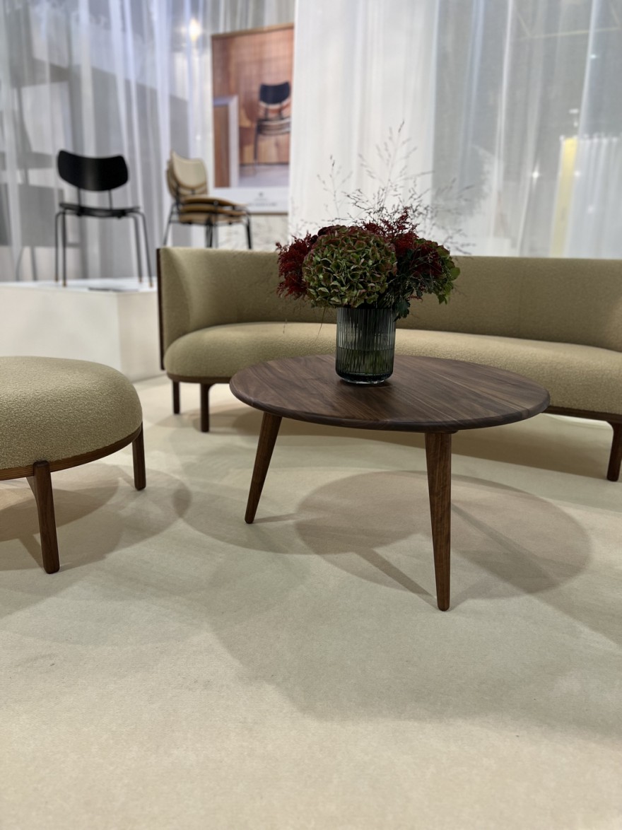 CH07 Wegner koffietafel detail Sideways sofa 