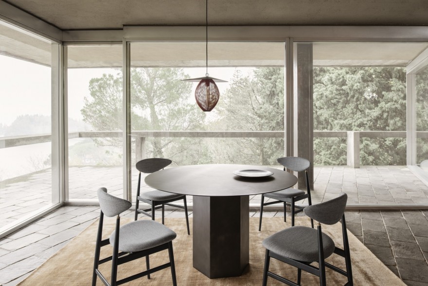 Gubi Epic tafel in staal 