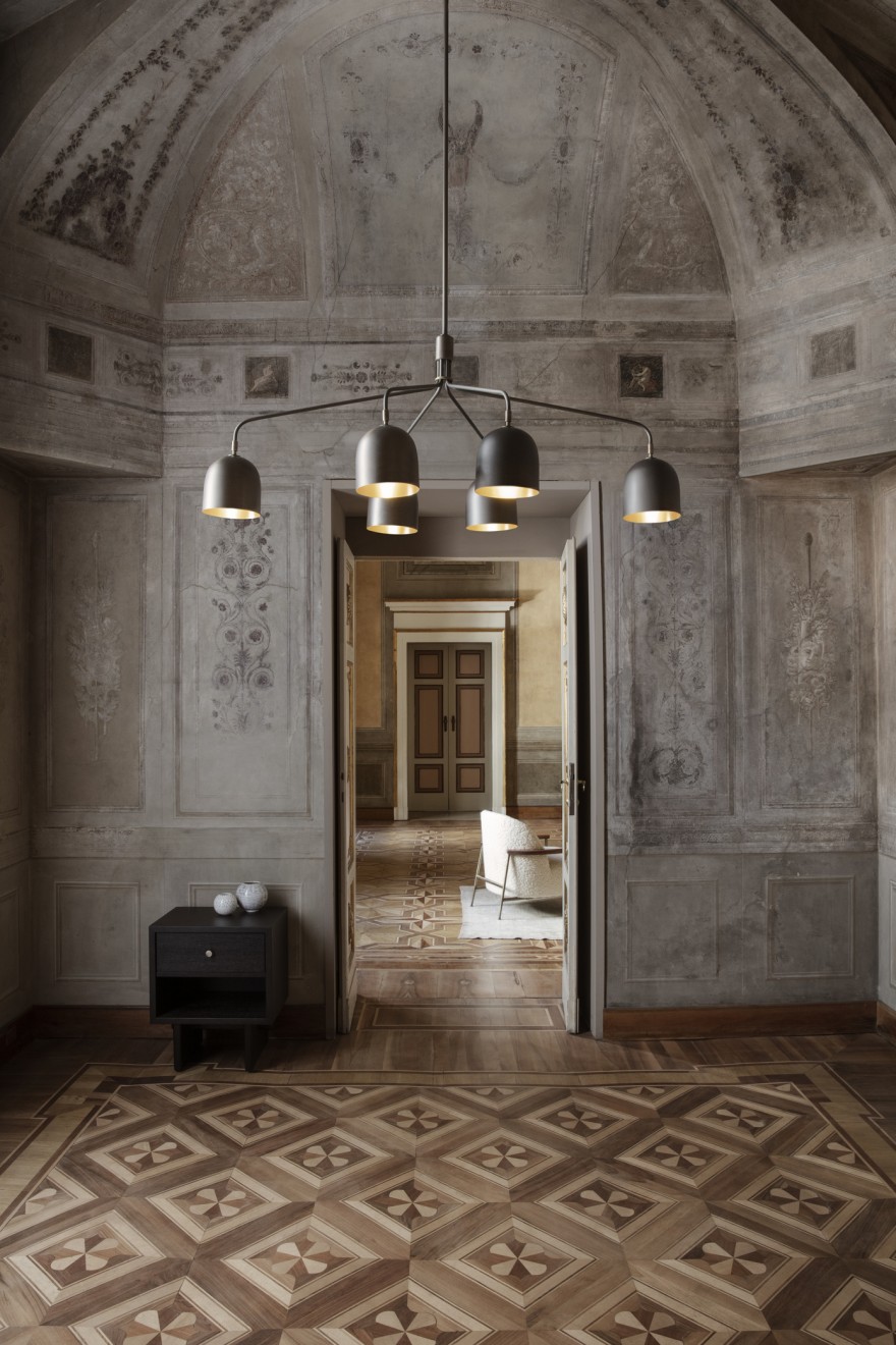 Howard Chandelier met 6 armen (totale diameter 133 cm) 
