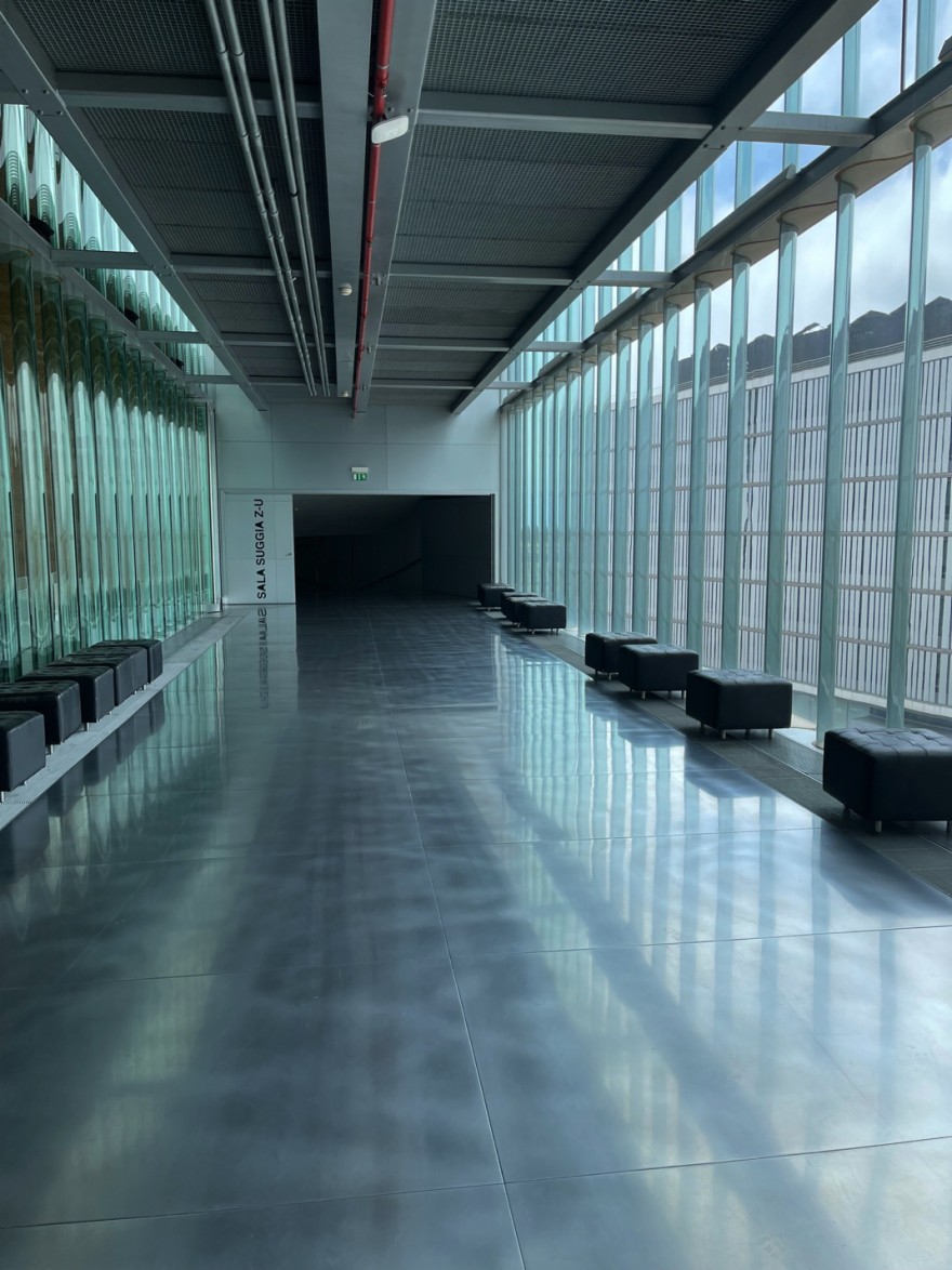 Ruimte achter de grote zaal: architectuur op zijn best 