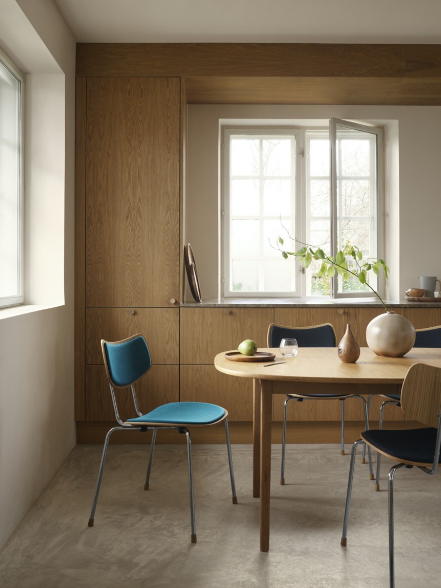 Vega Chair is in productie bij Carl Hansen & Son sinds 2022. Nu ook in verchroomde versie 