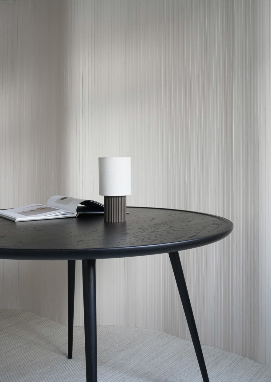 Accent table