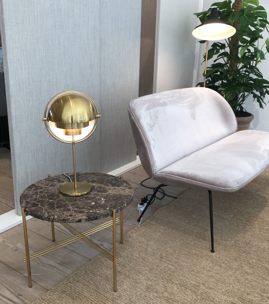 Multilite tafelversie brass, gepresenteerd een TS tafeltje 