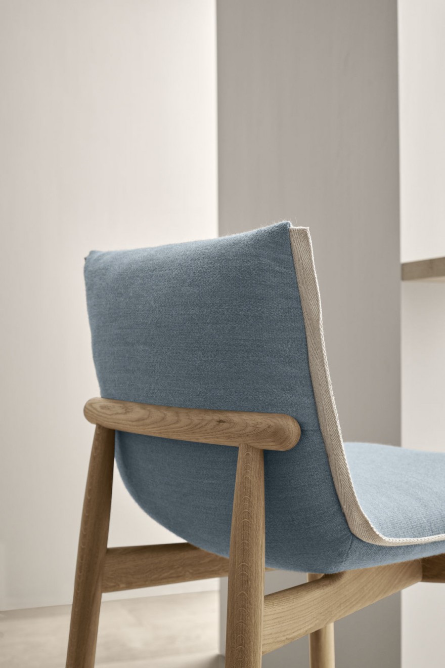 Mooi detail van de Embrace barstool (eik) 