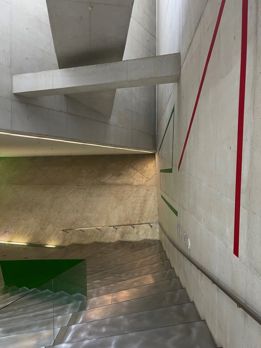 Ruimtelijkheid en transparantie in Casa da Musica, Porto 