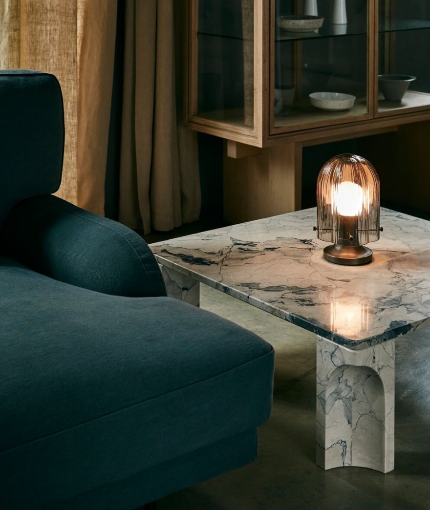 Discreet en poëtisch: de Seine tafellamp, Gubi collectie 