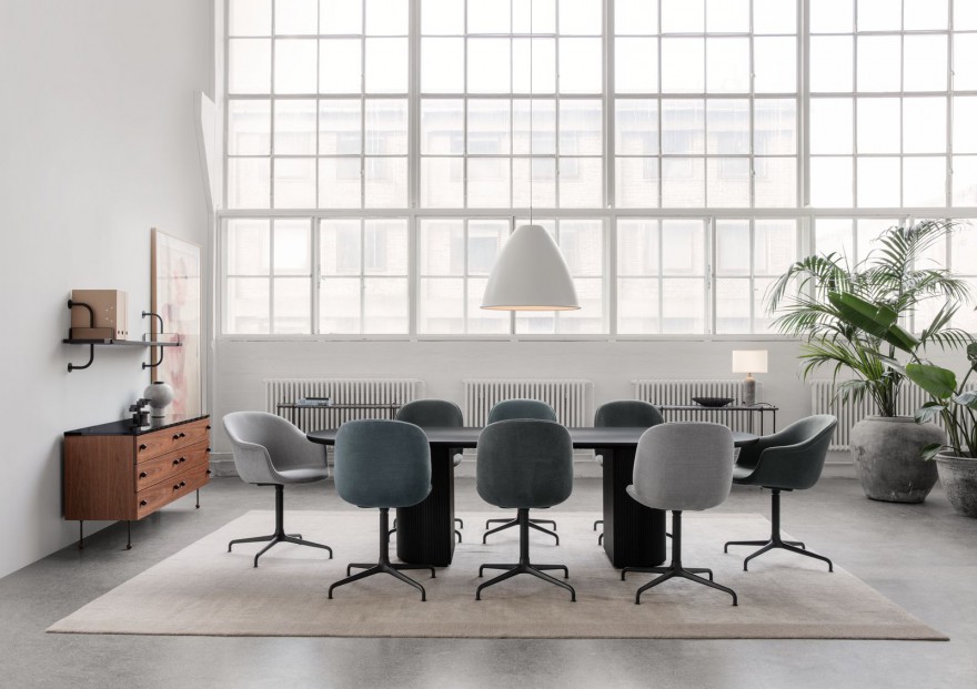 BAT Meeting chair 4 star base Fully Upholstered