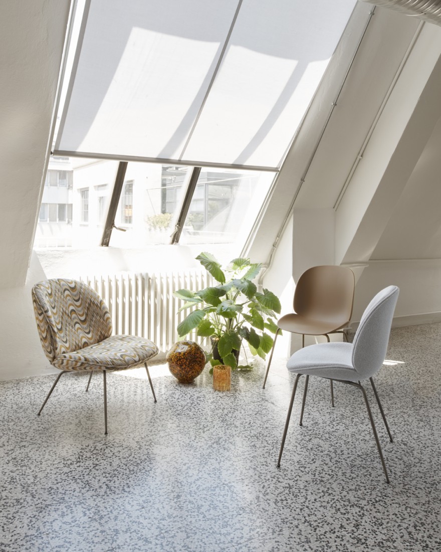 Une sélection de chaises Beetle est en stock permanent chez Gubi: découvrez le programme Fast Track