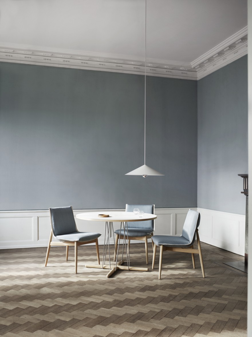 E020 Embrace Table - white laminate - stainless steel - solid wood oak white oil
