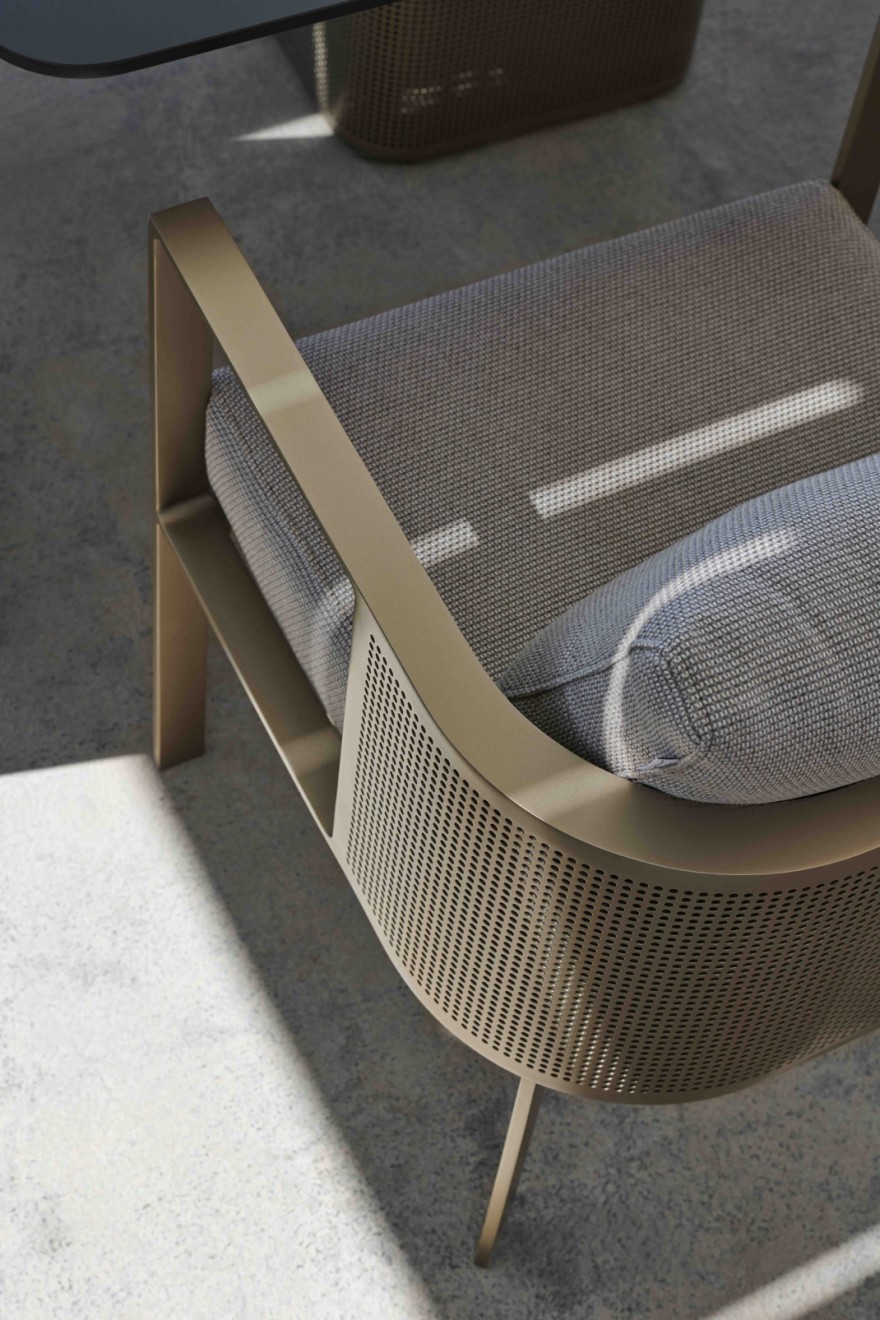Detail Solanas Dining Armchair Gold 