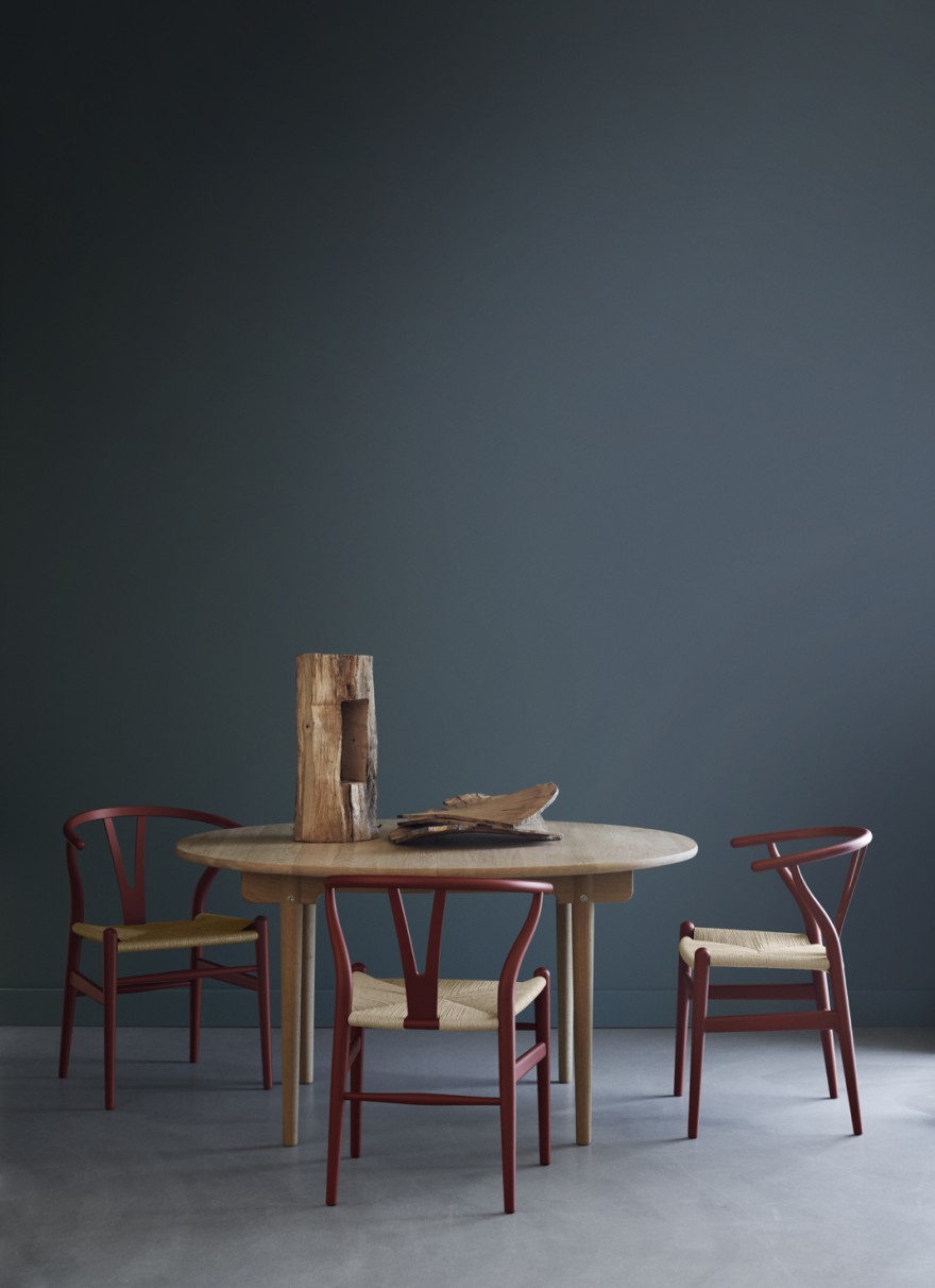 CH24 Soft Red en CH337 tafel