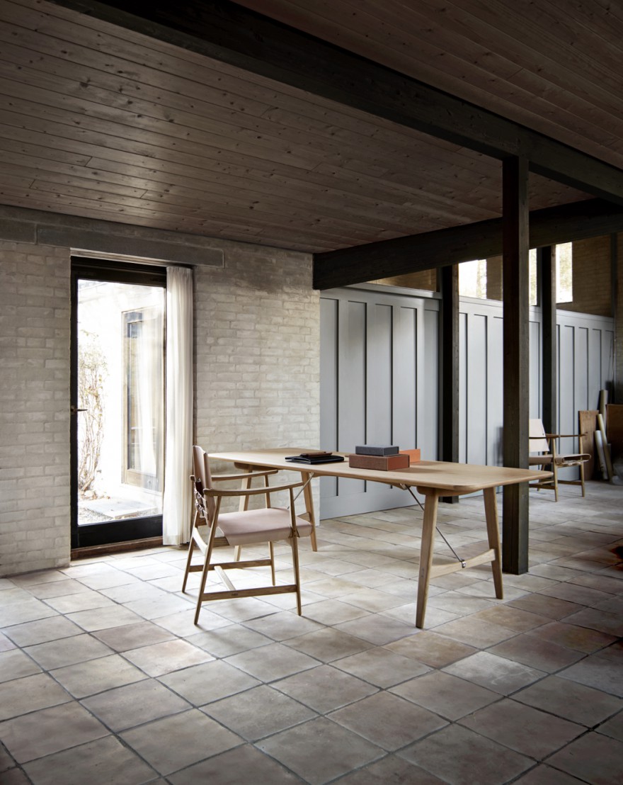 De Huntsman chair  in de versie: oak oil - natural saddleleather