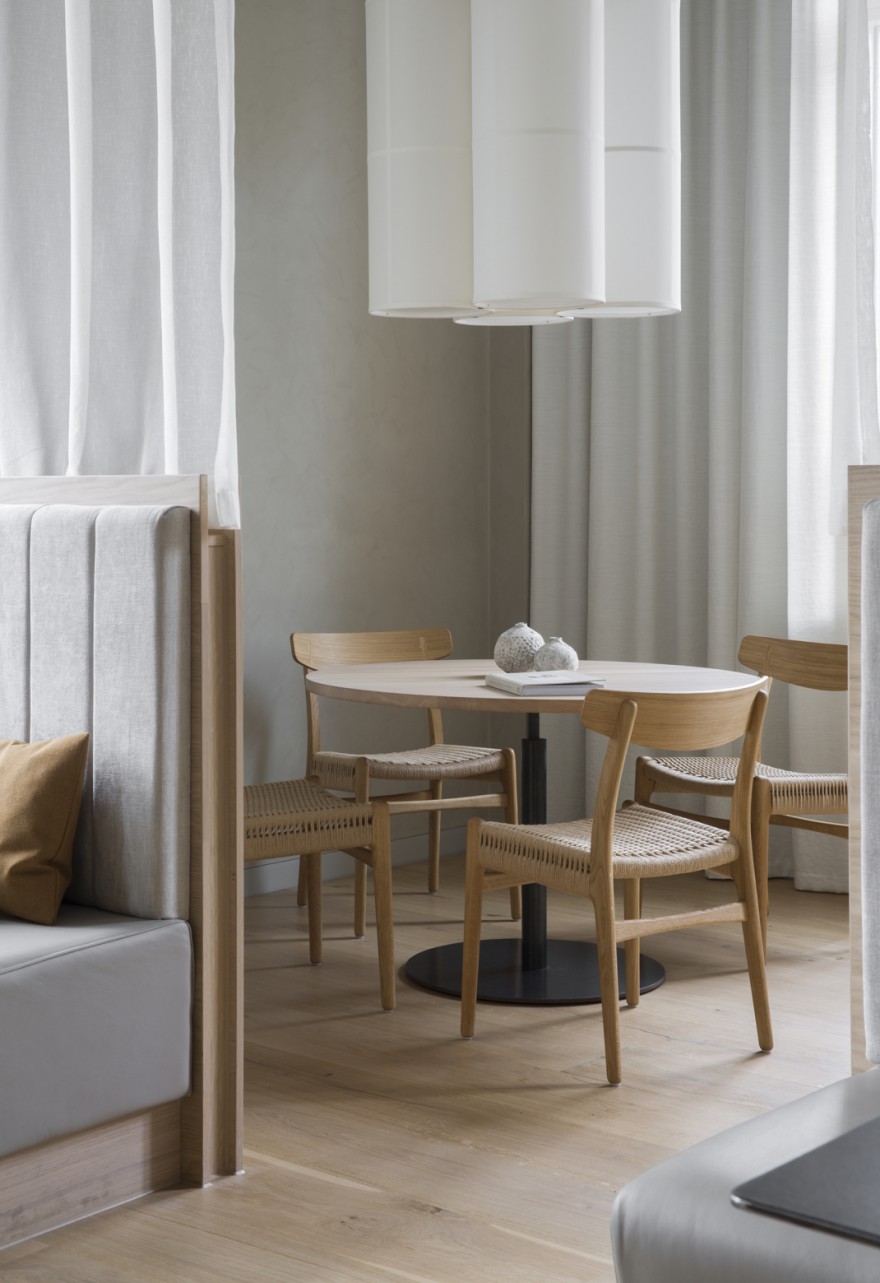 Handgewoven zitting van de CH23 stoel... slechts enkele jaren terug in productie bij Carl Hansen & Son 